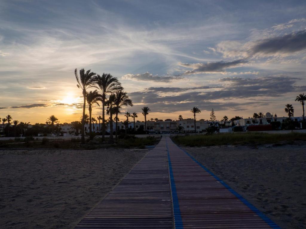 Jardin Privado # Netflix # Playa A 8Min # Wifi # Familia # Apartamento Vera Exterior photo