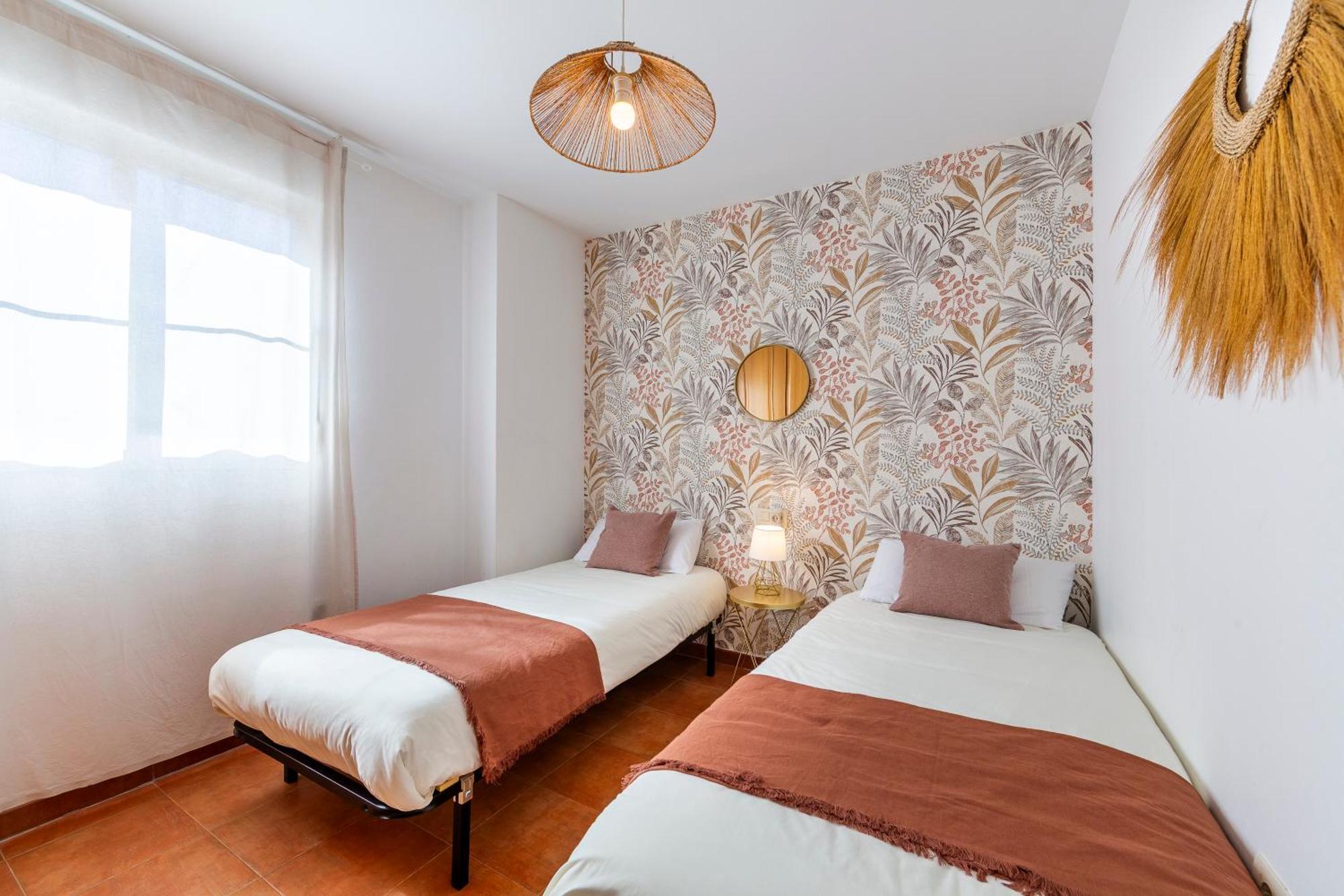 Jardin Privado # Netflix # Playa A 8Min # Wifi # Familia # Apartamento Vera Exterior photo