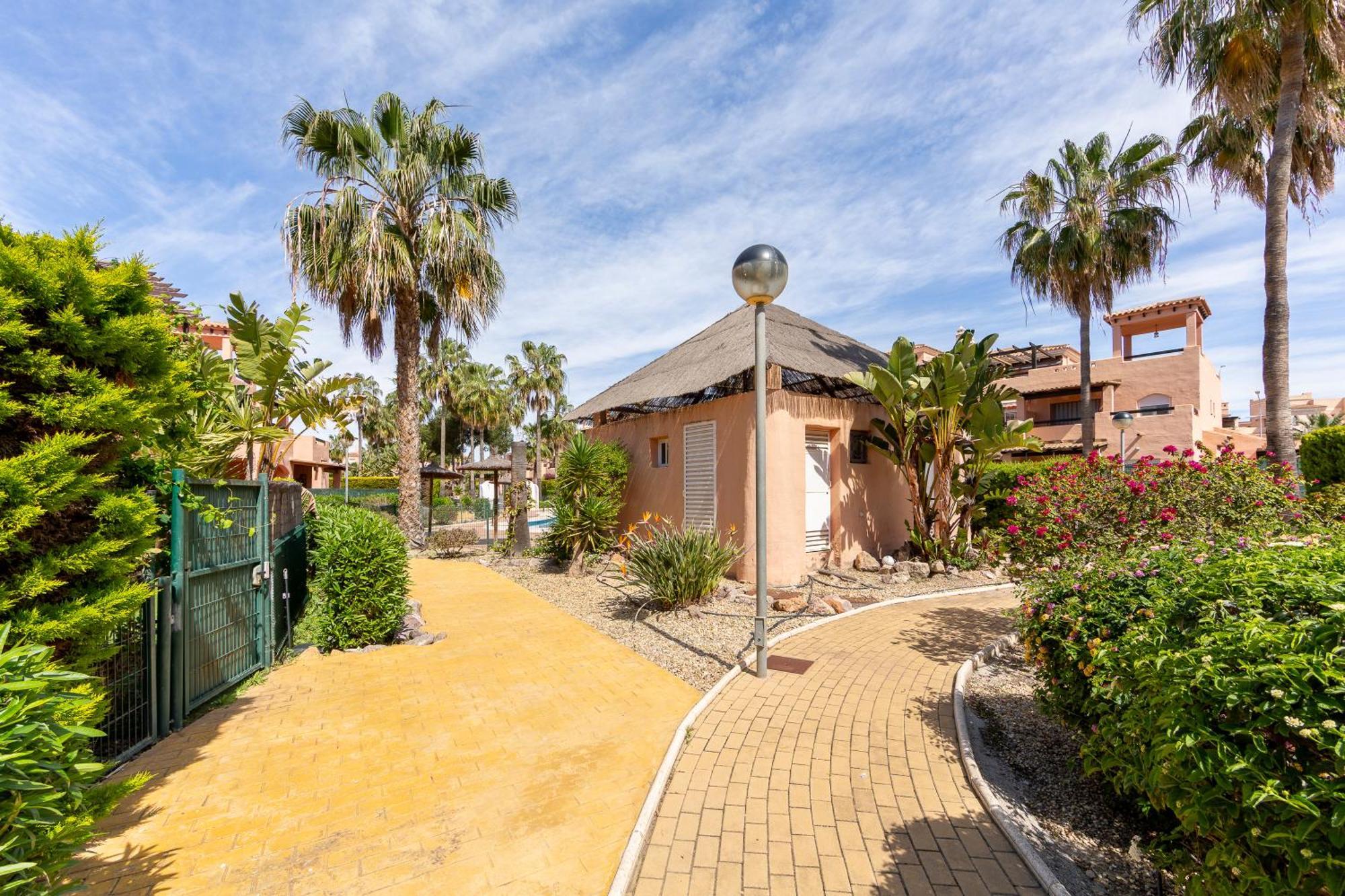 Jardin Privado # Netflix # Playa A 8Min # Wifi # Familia # Apartamento Vera Exterior photo